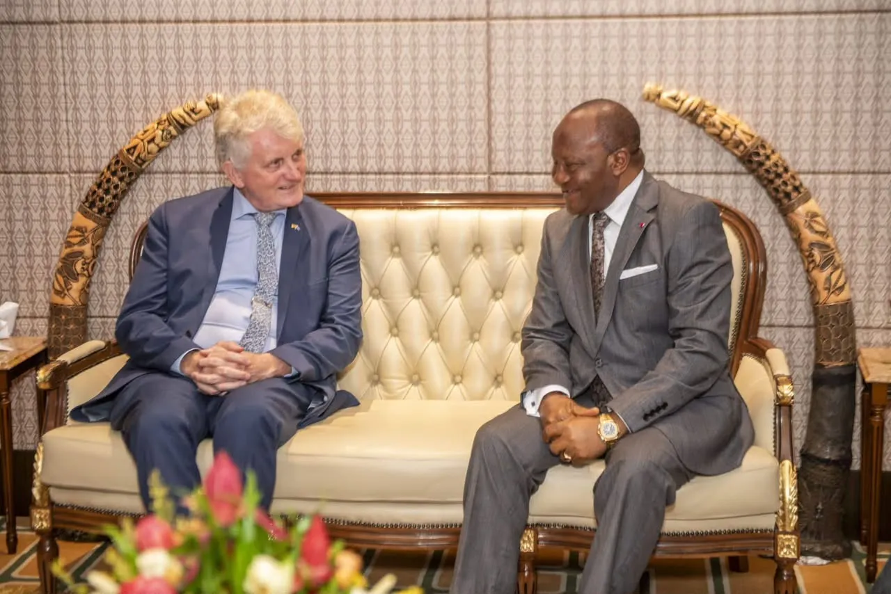 Le Très Hon. Datouo et l'Ambassadeur de l'UE au Cameroun passent en revue trois grands projets d'infrastructures